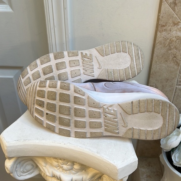 NIKE TANJUN PINK SATIN RUNNING SNEAKER - Picture 15 of 17